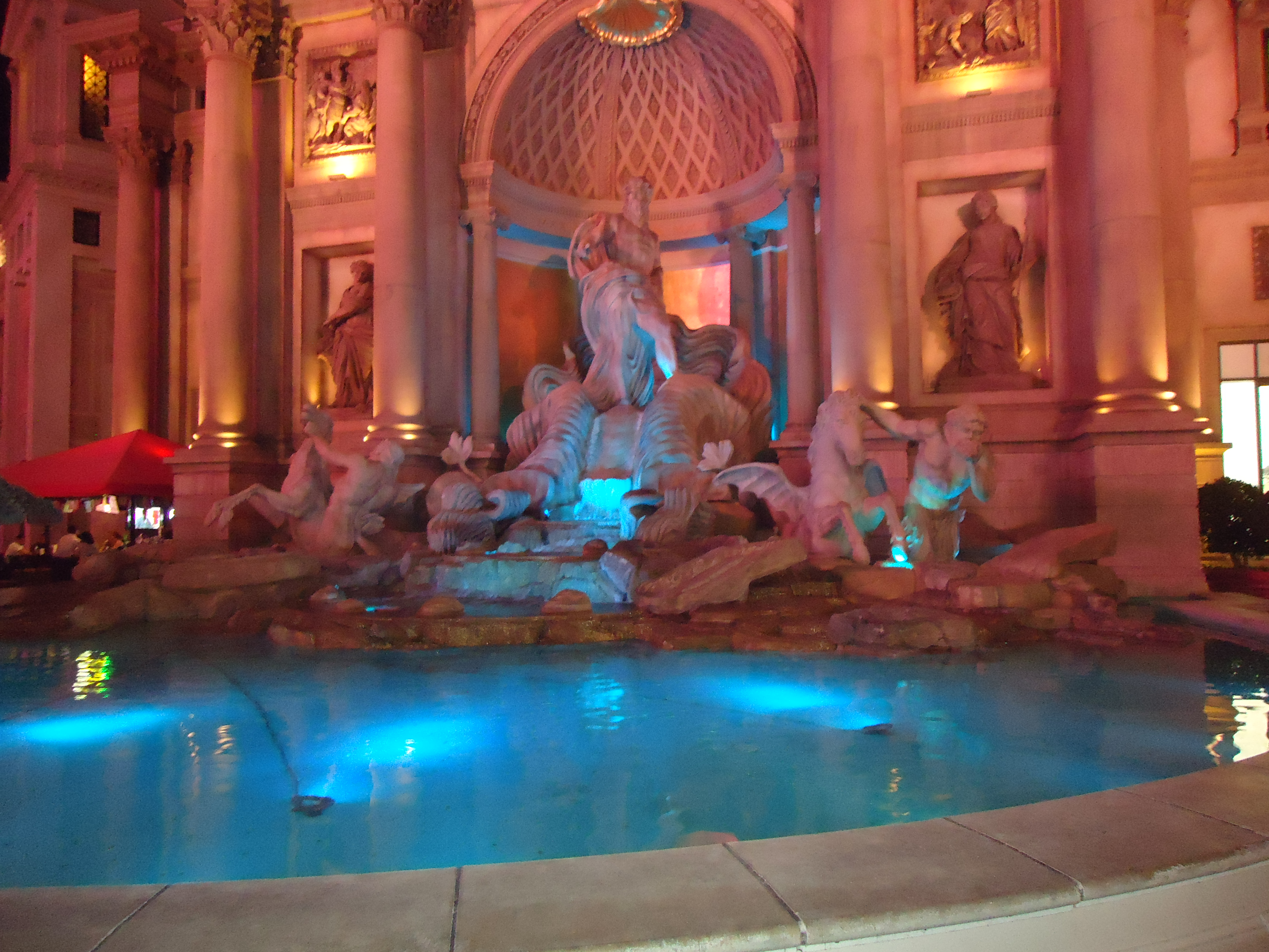 Trevi Fountain, Vegas